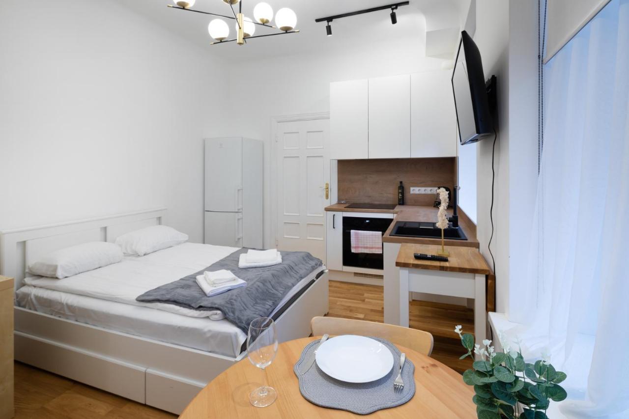 Brivibas House Design Apartments In City Center 里加 外观 照片
